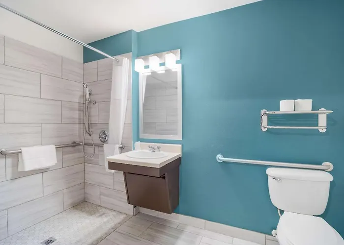 Woodspring | Airport I-526 Hotel