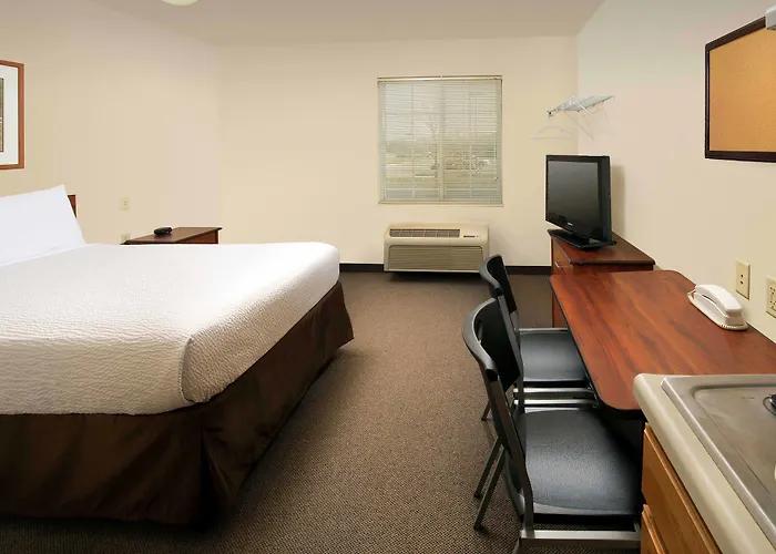 Woodspring | Airport I-526 Hotel 3*