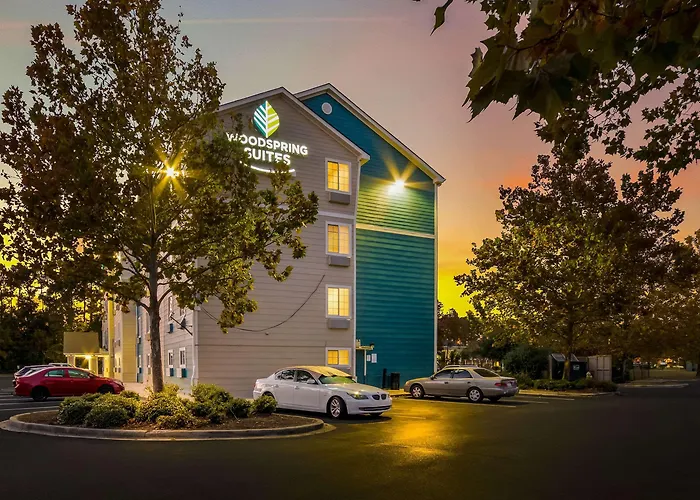 Woodspring | Airport I-526 Hotel 3*