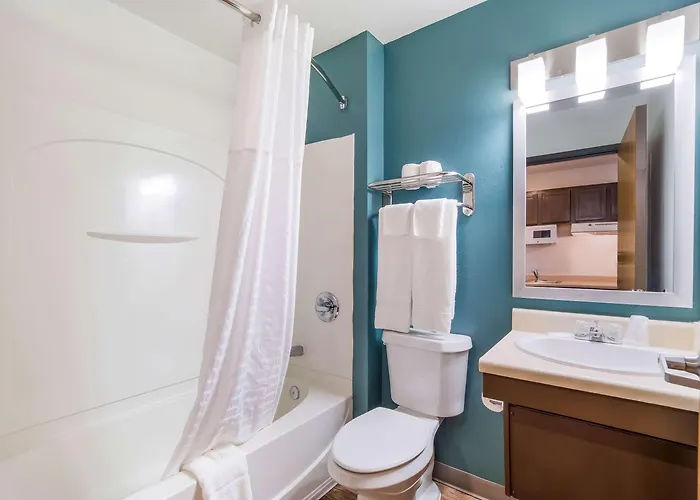 Woodspring | Airport I-526 Hotel 3*
