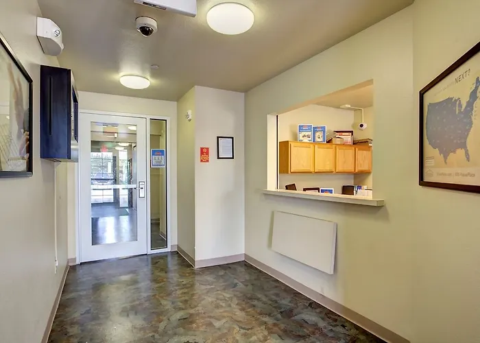 Hotel Woodspring | Airport I-526
