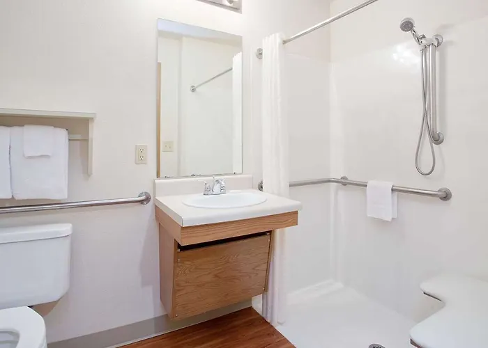 Woodspring | Airport I-526 Hotel